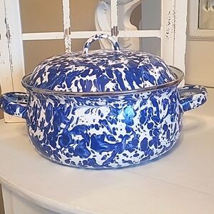 Golden Rabbit enamel Cobalt blue swirl Dutch oven. 2.5 qt